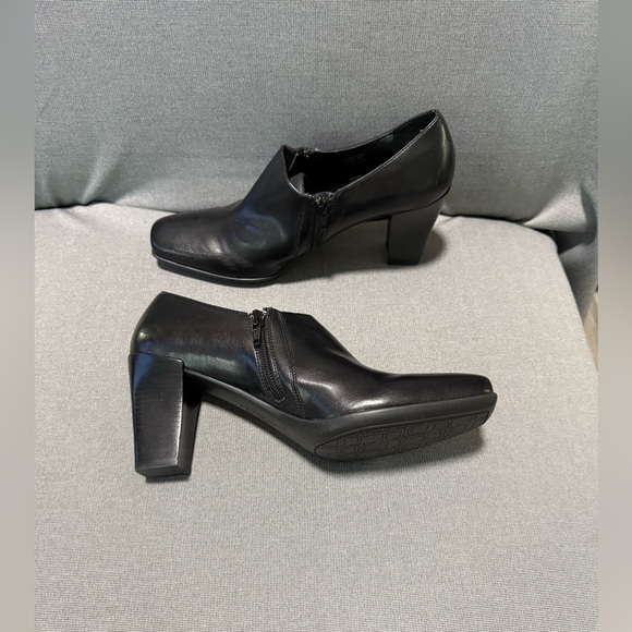 Franco Sarto black faux leather dress booties W/square toe and block heel 9.5 - Picture 5 of 11
